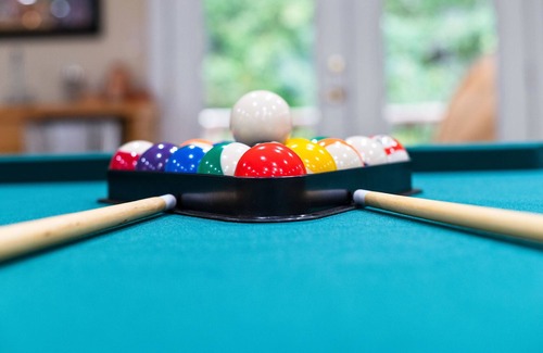 Inman House | New! Lux Mansion, 5 BR 4 BA, Heated Pool, Sleeps 12+