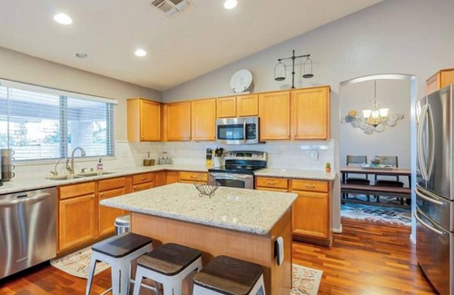 East Mesa House | NEW Luxe Desert Escape w/Game Room & Resort Backyard!