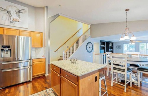 East Mesa House | NEW Luxe Desert Escape w/Game Room & Resort Backyard!