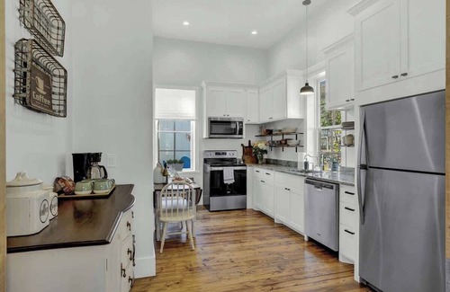 Fredericksburg House | New! Luxurious Home With Wine Cellar & Firepit!