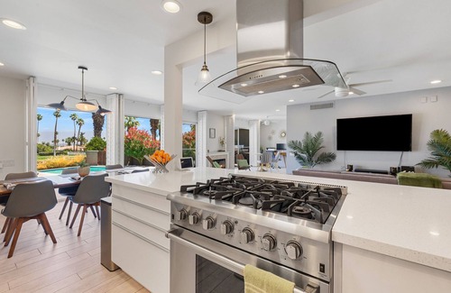 Palm Desert House | New luxury 3bed 3bath El Paseo golf course pool home! Book Oct or Dec now!