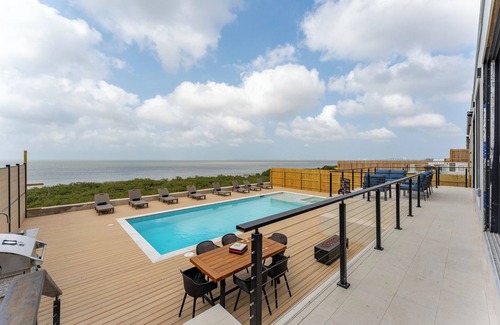 Port Isabel House | NEW LUXURY 4,000 SF Waterfront Home w/Pool , Sleeps 20
