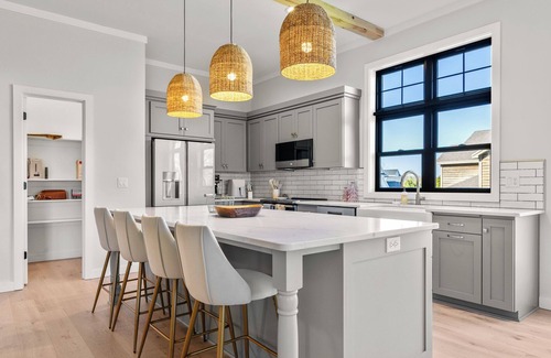 Egg Harbor Condo | New Luxury Condo: Egg Harbor-Indoor Pool, Gym