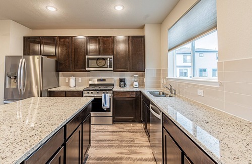 Eiber House | New LUXURY condo on lightrail line to downtown