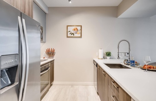 Doral Apartment | NEW Luxury Resort Located Near Food,Shops,Airport