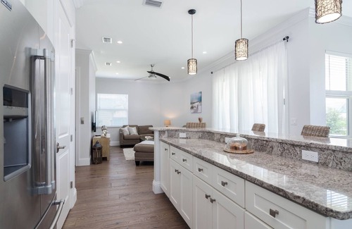 Bonita Springs House | New Luxury Villa: 2min beach, heated pool & whirlpool, gulf & bay view, elevator