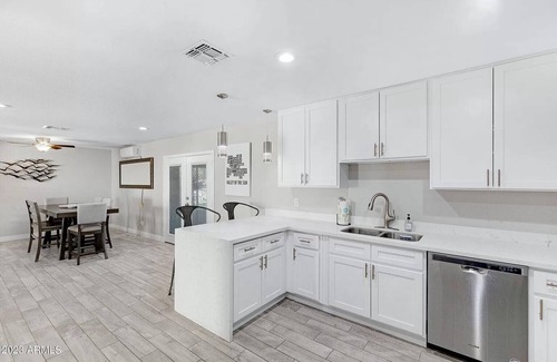 Tempe House | ♡NEW♡ MCCLINTOCK MODERN WITH LARGE BACK YARD AND POOL