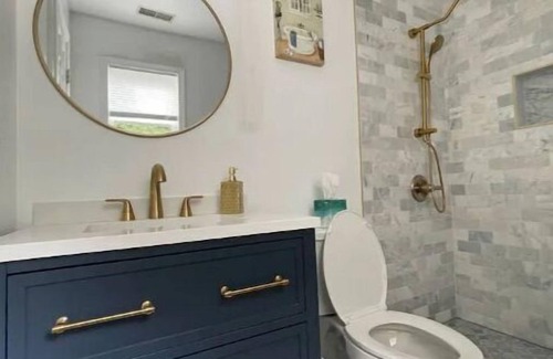 West Falls Church Apartment | New, Modern, 3 bed/3 bath Aptn