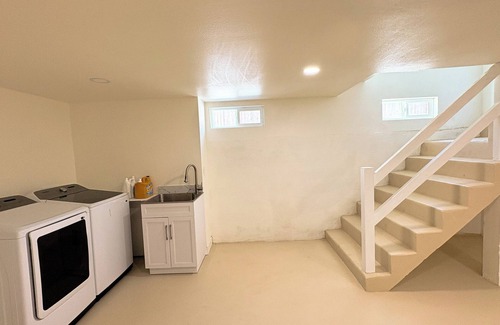 Fremont House | New modern centrally located home with large yards and central AC