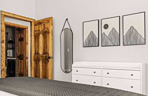 Bailey House | NEW Modern Mtn Chalet; hidden gem that is walkable to town!