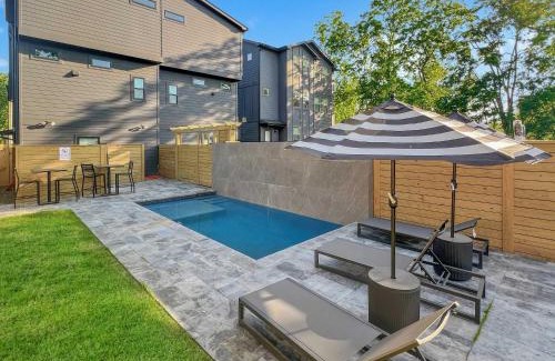 Haynes Area House | NEW Modern Multi-Level Home PoolTable & Rooftop