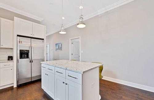 Heart of Chicago Condo | NEW! Modern, Spacious 3BR Apt Minutes to Downtown! by AllSet Turnover