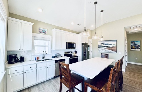 Corolla Light Condo | New Oceanside,Pool,Walk 2 the beach,No Stairs