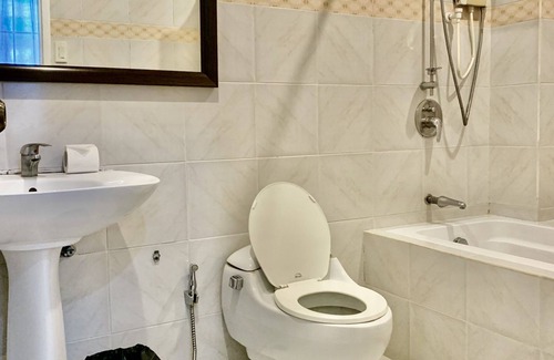 Silang Junction South Hotel | New Orleans Tagaytay