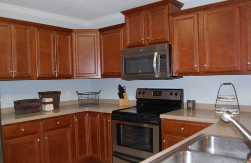 Alexander City Condo | New Owners/Newly Furnished/New Paint-Lake Martin Condo on the Water in Alex City