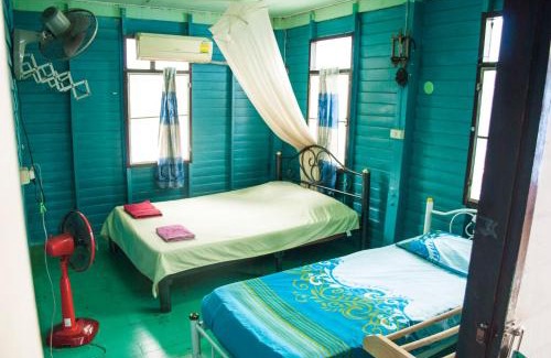 Wat Sam Phraya House | New Phiman Riverview Guesthouse