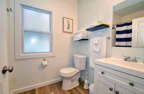 Old Brooklyn Apartment | New Remodeled Morden 2 bedroom + Den home in Old Brooklyn