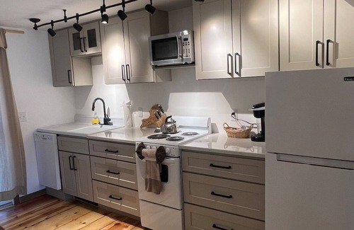 Canaan Other | NEW RENO - Chalet-style farm loft near Tanglewood