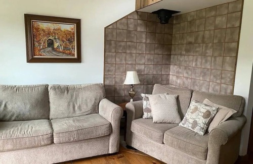 Canaan Other | NEW RENO - Chalet-style farm loft near Tanglewood