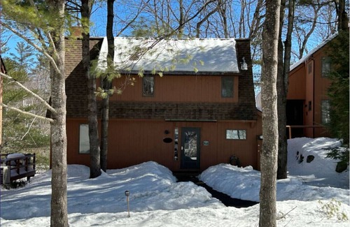 Grantham House | NEW! Renovated 3BDLakehouse w Kayaks fully stocked