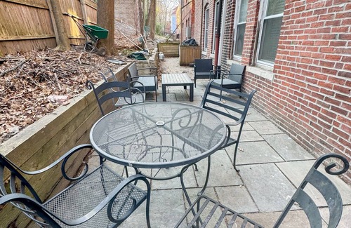 Griggs Park Apartment | New Renovation, CA, 1st Flr, 3B/2BA, In-Unit Lau