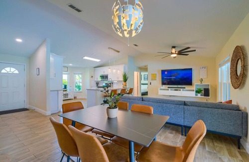 Minneola House | New! Resort Style Oasis ~ Heated Pool & Game Room