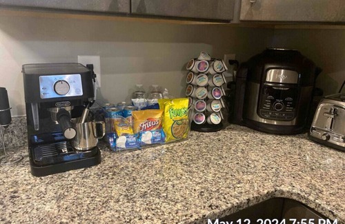 Haven Heights Villa | New River Gem - Near RU, Virginia Tech & Carillion - Pet Friendly, Extended Stay