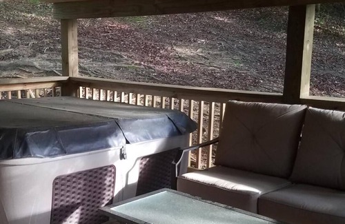Fayetteville House | New River Gorge Bridge 5 Miles Away, Fayetteville, WV. 3 bedrooms and 2 1/2 bath