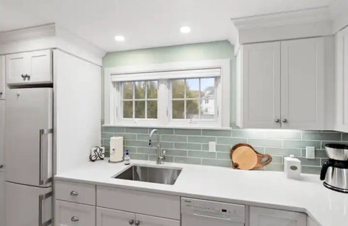 Rockport Apartment | NEW Rockport Studio · Walk to Bearskin Neck · Reserved Parking