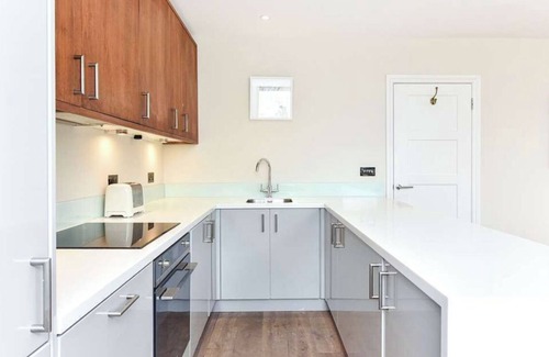 Golborne Apartment | (New) Rooftop eyrie in heart of vibrant Notting Hill