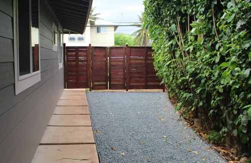 Laie House | New Spacious 3 Bedroom Home With A/C, steps from Hukilau Beach, 30 Day
