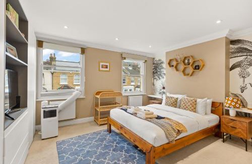 Munster House | New! Spacious 3BR Fulham House with Garden, Zone 2