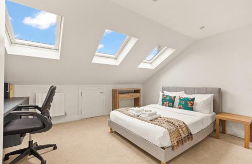 Munster House | New! Spacious 3BR Fulham House with Garden, Zone 2