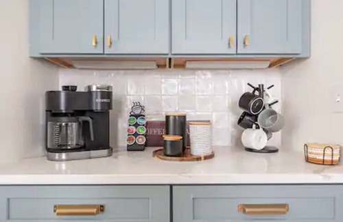 Indianapolis House | New spacious 5br/4ba near Butler & Broad Ripple