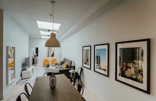 La Petite-Patrie Apartment | New Spacious and Cozy 2bdr Apartment