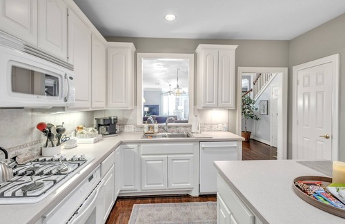 Dallas House | NEW! Spacious Urban Uptown Retreat
