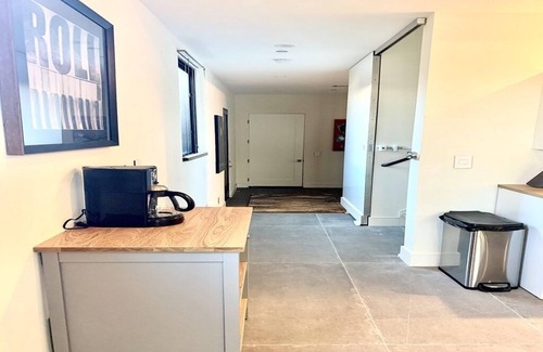 Larchmont Apartment | New Studio Apartment in Larchmont Village