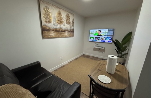 Regina Apartment | New suite in a great location. Central for shopping, restaurants and commuting.