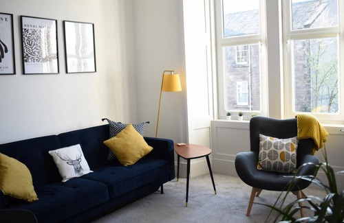 Gifford Apartment | NEW Superb 2BD Flat in Holyrood Edinburgh