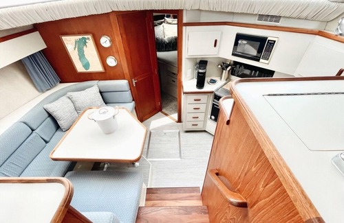 Frankfort Boat Rental | New! The French Connection - Stay On the Water!