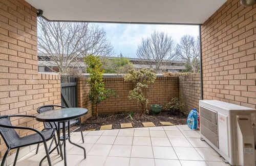 Kingston Apartment | New to VRBO: Apt in Kingston - 10min to Lake Burley Griffin