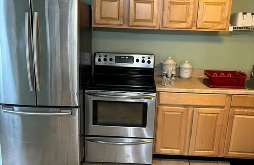 Hampton Cottage | New to VRBO! Charming 2 bedroom cottage just steps from the beach!