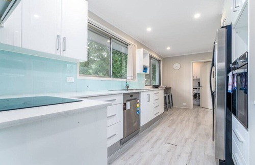 Chifley House | New to VRBO: Luxurious 4 Bedroom Home in Chifley
