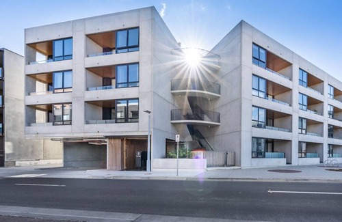 Kingston Apartment | New to VRBO: Spacious Kingston Foreshore Apt