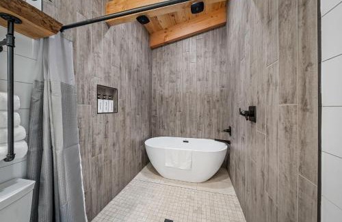 Treloar House | NEW - Treehouse - Twilight