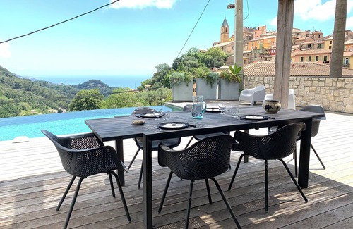 Gorbio House | NEW: villa 'La Gorbianne': 4bed, 10pers, swimming pool, pétanque, billiards, garden