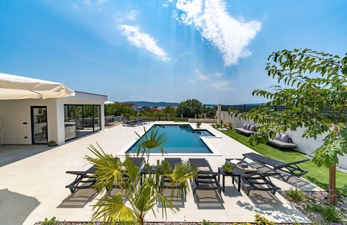 Kastel Kambelovac Villa | NEW! Villa Marisa with 51sqm heated, private pool, 5 bedrooms, 4 bathrooms, summer kitchen, views of the Adriatic sea and town Split