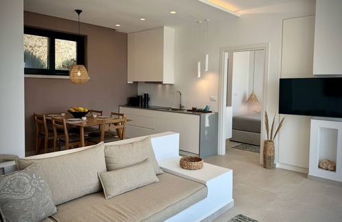 Mariou Villa | [NEW] Villa Noush, majestic view, infinity pool, Adults Only