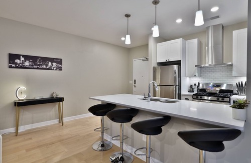 Over-the-Rhine Condo | *New* XquisiteMidCenturyM0d~ Condo *OTR* w/Parking