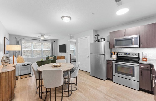 Tuscaloosa Condo | NEW Yellow Hammer Retreat Condo with Pool & Gym Access
